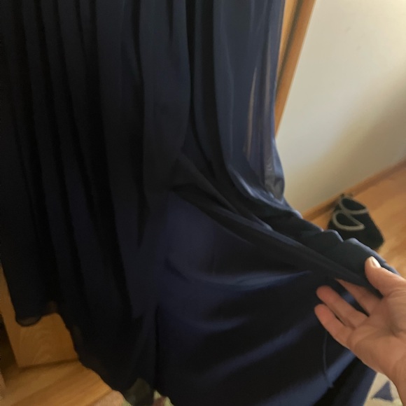 David’s Bridal elegant lace bodice one shoulder Bridesmaid cocktail gown. 10 12 - Picture 7 of 11